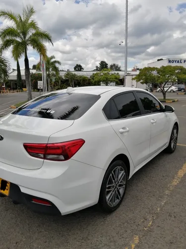 Kia Rio 1.4 Zenith Hb 5 p