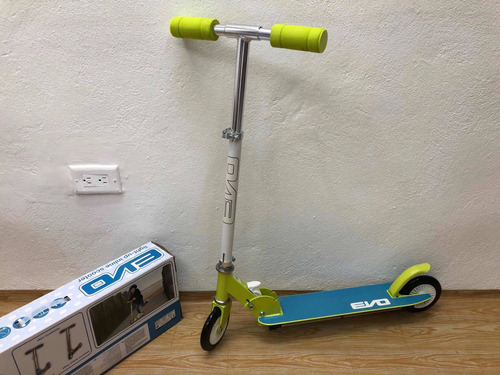 Scooter Patineta Con Luces Para Niña Nuevo
