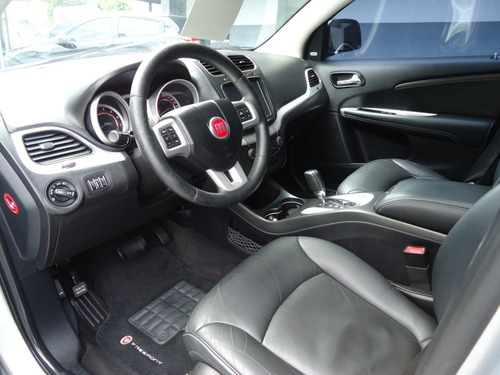 Imagem 6 de 12 de Fiat Freemont 2.4 Gasolina 174 Cv 7 Lugares C/teto 2014 Prat
