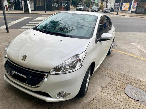 Peugeot 208 1.5 Allure 2014