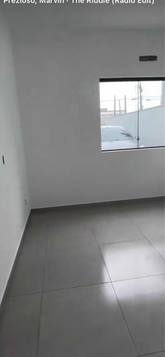 02 Quartos E 02 Banheiros