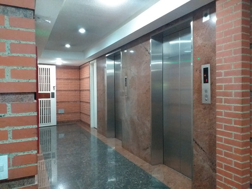 Vendo Precioso Apto. En Los Geranios, Mun. El Hatillo. 128 M