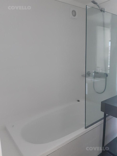 Apartamento Piso 18 De 2 Dormitorios Y 2 Baños, Garage Doble, Edificio Con Amenities