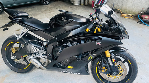 Yamaha R6