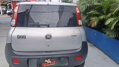 Fiat Uno Uno Vivace 1.0 8V (Flex) 4p