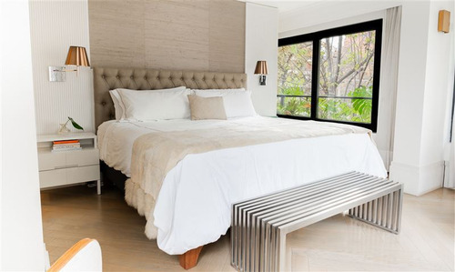 Departamento En Venta De 2 Dorm. En Las Condes