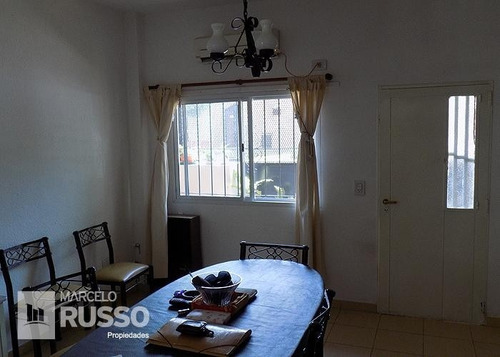 Casa 6 Ambientes Al Frente