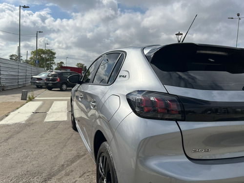 Peugeot 208 1.6 Style Tiptronic
