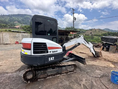 Bobcat E42 Año 2020