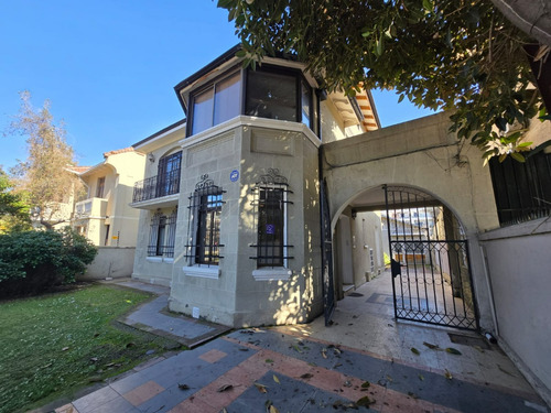 Casa Con Potencial Comercial Y Residencial Amplios Espacio