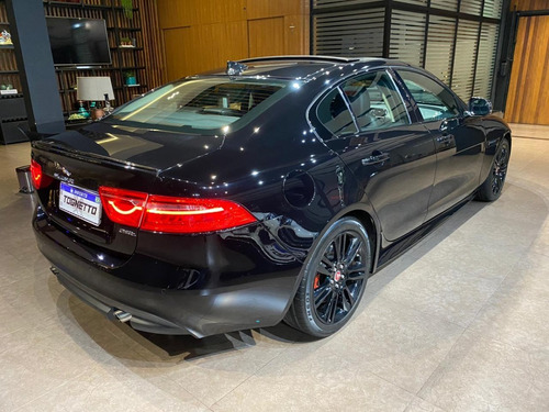 Jaguar Xe R-sport 2.0 Turbo 2016