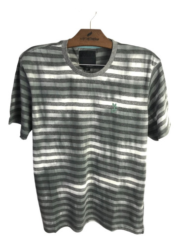 Camiseta Masculina  Mcd Listras