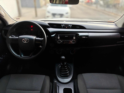 Toyota Hilux 2.7 Cabina Doble Sr Mt