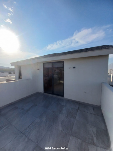 Casa De 3 Niveles Con Excelente Precio En Dominio Cumbres