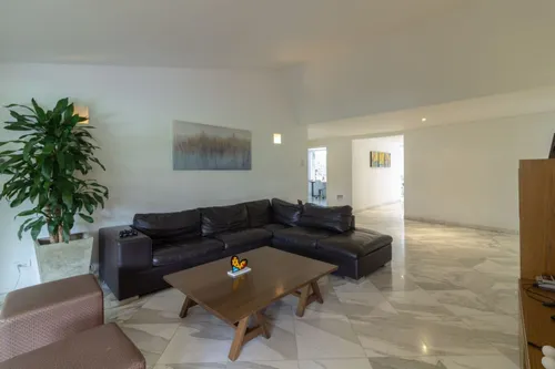 Casa En Arriendo/venta En Cristales. Cod A6433