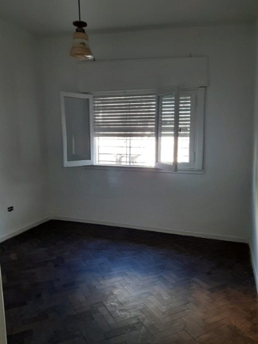 Imagen 12 de 14 de Casa De 4 Ambientes En Venta - Villa Tesei