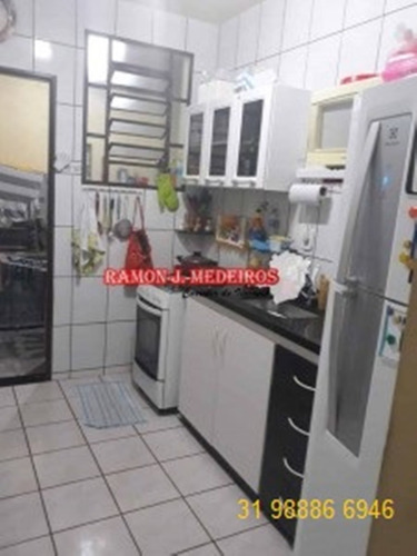 Imagem 9 de 24 de Bairro Copacabana Excelente Casa Colonial Geminada 2qts Sendo 1 Suíte Próximo Av. Central/portugal Em Bhte-mg