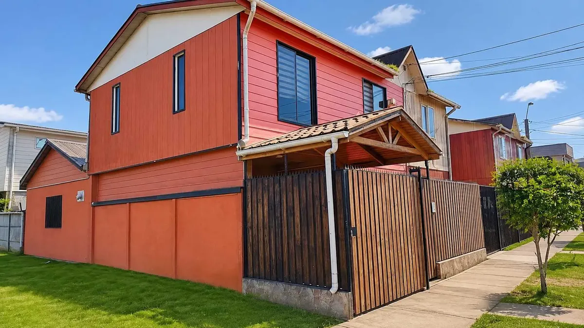 Imagen 1 de 25 de Se Vende Amplia Casa En Coronel (173785)
