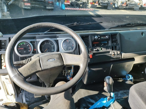 Imagem 4 de 10 de Ford Cargo 2422