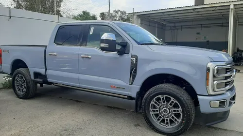 Ford F-250 Limited Diesel 6.7l V8 Ta