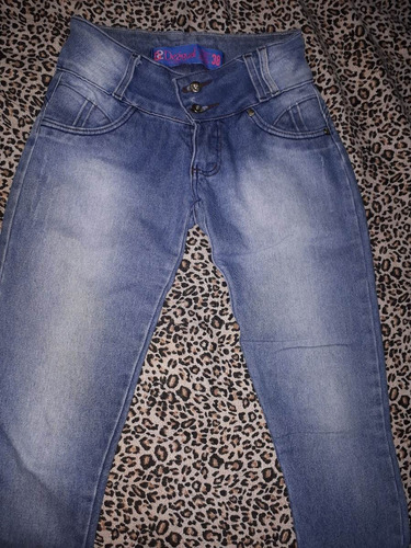 Calça Jeans Azul Com Lavagem Cós Baixo Skinny