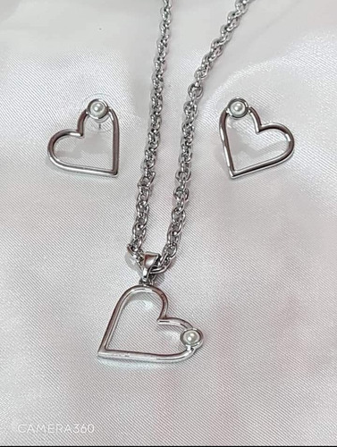 Juego De Aretes Forma De Corazón Y Collar Con Dije De Corazó