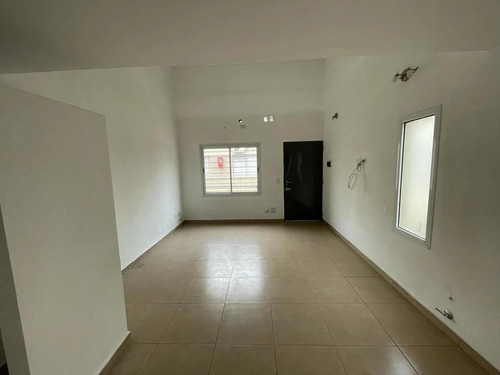 Departamento En Venta - 2 Dormitorios 1 Baño - Cochera - 42mts2 - Bella Vista, San Miguel