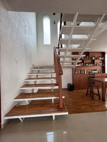 Casa Estilo Clásico En Venta En Chiluca, Zona Esmeralda