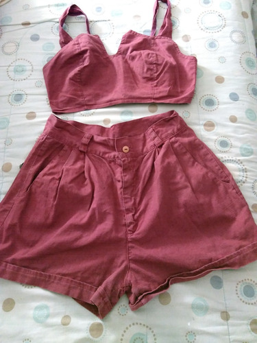 Conjunto De Short Y Blusita. Color Vino Tinto. Talla M