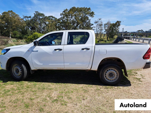Imagen 3 de 22 de Toyota Hilux 4x4 Sr 2.7 2018 Impecable! - Autoland