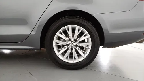 Volkswagen Jetta 2.0 Live Mt
