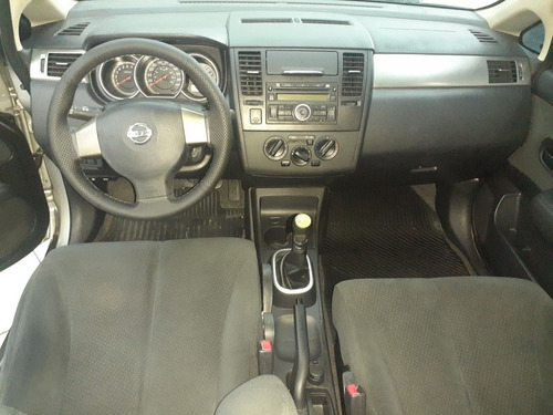 Nissan Tiida Sedan 1.8 Flex 4p 2012