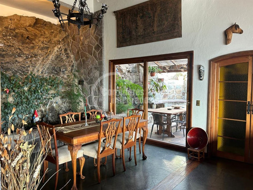 Casa En Venta De 3 Dorm. En Lo Barnechea Arrayán