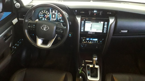 Imagen 5 de 9 de Toyota Fortuner