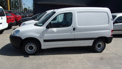 Imagen 8 de 20 de Citroen Berlingo Furgon 1.6 Hdi