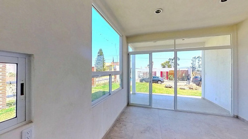 Residencia De Campo, Esquina De 1 Planta
