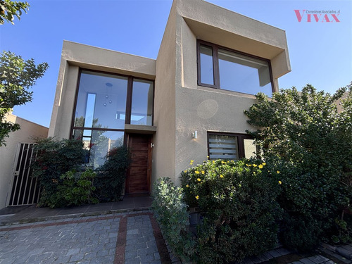 Vendo Casa Moderna De Excelente Calidad En Colina Chicureo