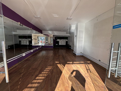 Local En Arriendo, 50 M2 Planta Libre, Valparaíso.