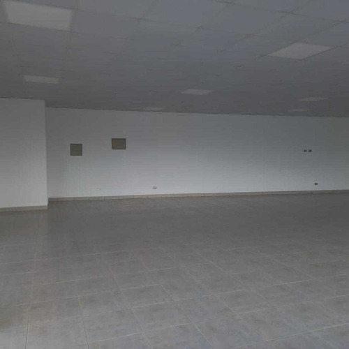 Local Com. De 143 M2, Sector Fdo El Carmen (69295)