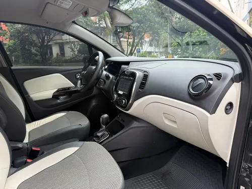Renault Captur 2.0 Intens Automática