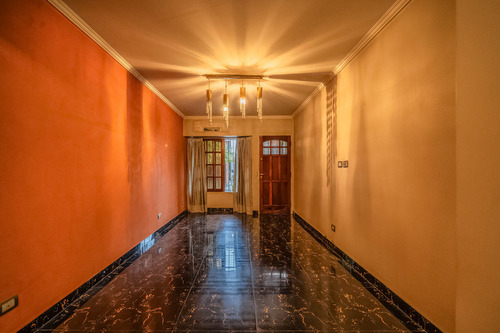 Venta Casa 4 Ambientes Con Patio Y Cochera En Ramos Mejía