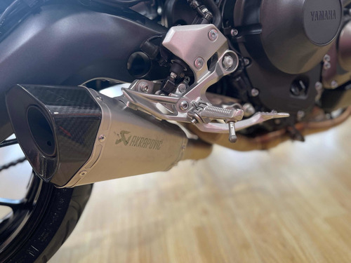 Imagen 4 de 8 de Yamaha Mt 09 Con Accesorios Hobbycer Bikes