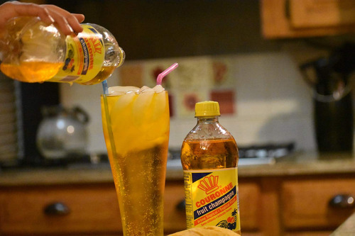 Cola Fruit Champagne Tropical Flavor - 4 Botellas (20 Oz Líq