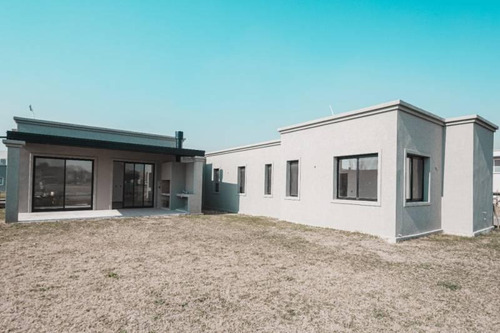 Casa Al Lago En Venta En San Matias