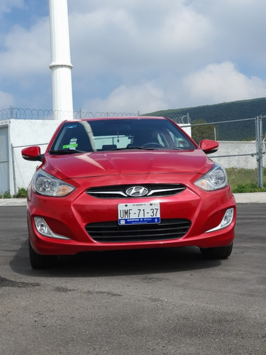 Imagen 2 de 15 de Dodge Attitude 2013 1.6 Gls Sport Sun And Park At