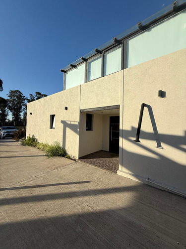 Casa 4 Amb Con Piscina. Barrio Privado