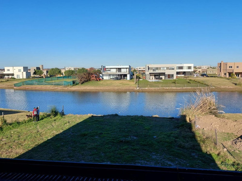 Imagen 20 de 25 de Casa Al Lago En Venta En El Canton!