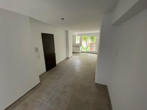 Imagen 2 de 10 de Monoambientes Con Patio 50 M2