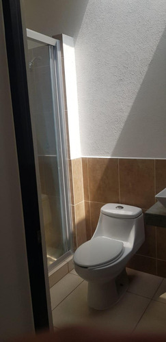 Casa Sola En Venta En Residencial El Refugio, Querétaro, Querétaro