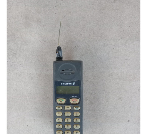 Celular Ericsson Dh 318-vintage- No Funciona-con Cargador